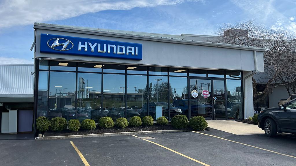 Dealership gallery photo 1